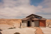 Desert Breeze Chalet above the Swakopmund River