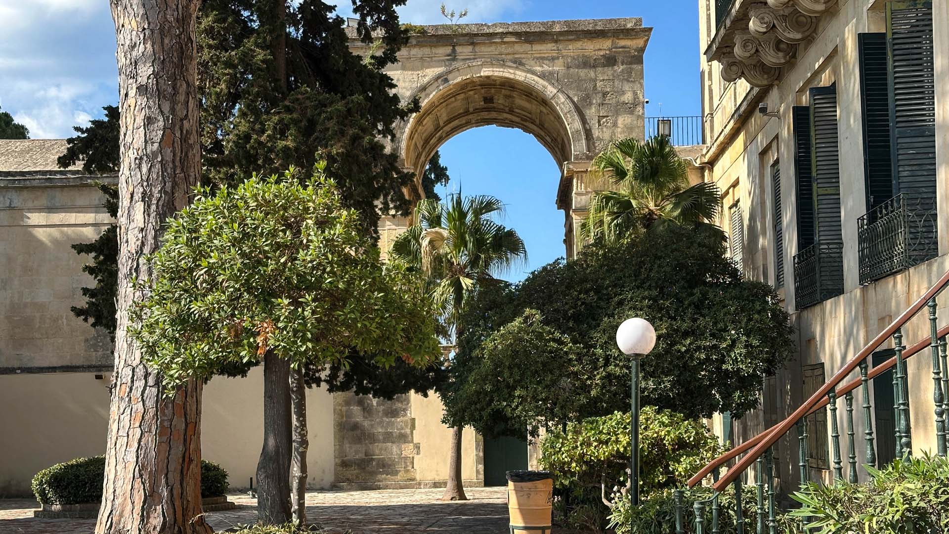 Corfu - Arch