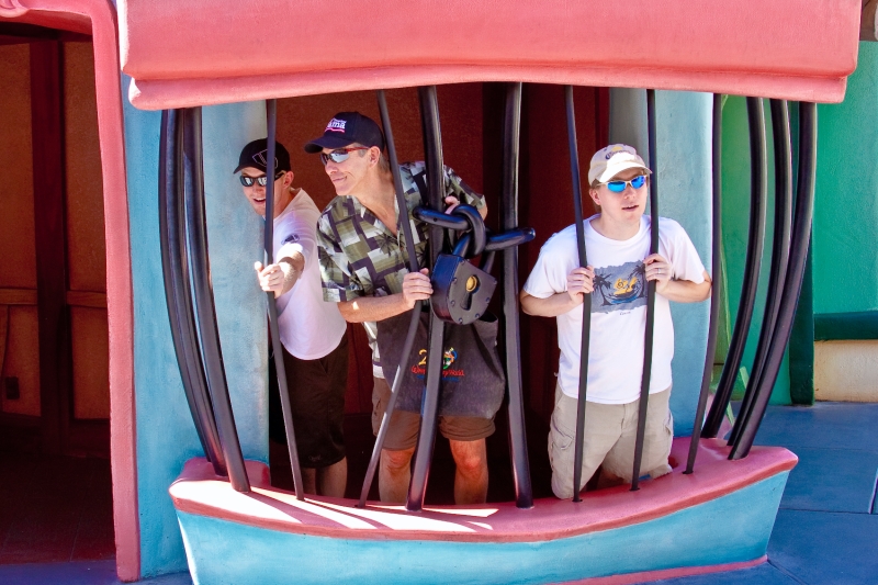 _MG_3646.jpg - Nicholas, Dad and Greg in jail in Toontown