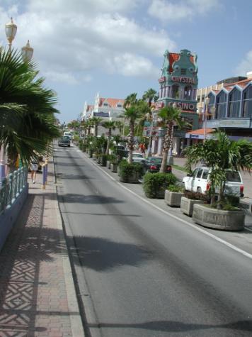 DSCN6832.JPG - downtown Aruba