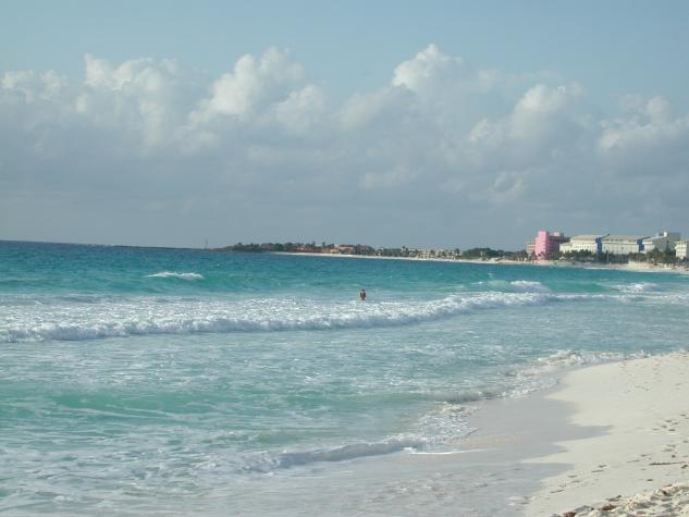 DSCN5637.JPG - Beach at our resort