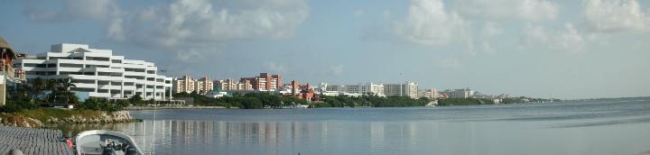 Dscn5651-5654.jpg - Cancun Lagoon