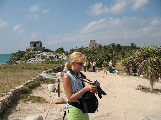 IMG_0031.JPG - this picture has it all -- photographer, ruins, ocean, etc.