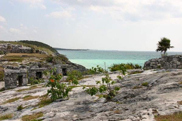 IMG_1332.JPG - Ruins and ocean