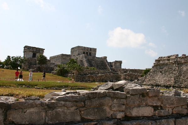 IMG_1345.JPG - beautiful day....ruins all over the Tulum site