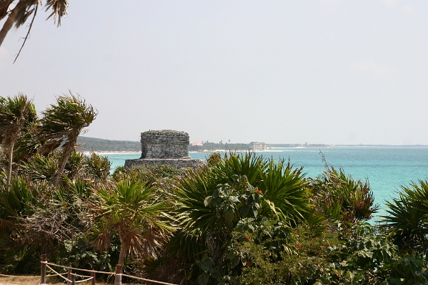 IMG_1368.JPG - resorts can be seen up the coast line...