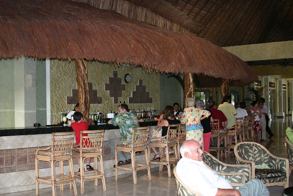 IMG_1431.JPG - one of the MANY lobby bars