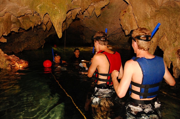 DSC_0103.jpg - Snorkeling in a cavern