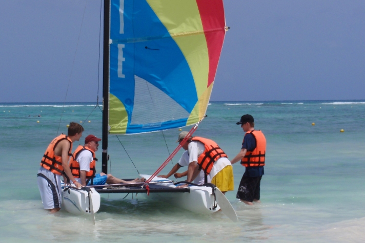 P6290031.jpg - The boys are going sailing