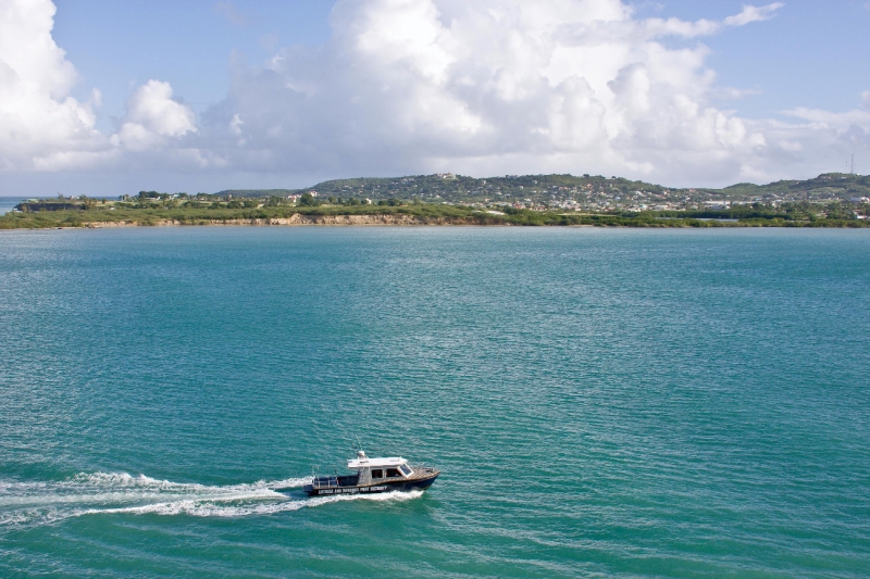 _MG_3963-66.jpg - Security boat taking us in to dock