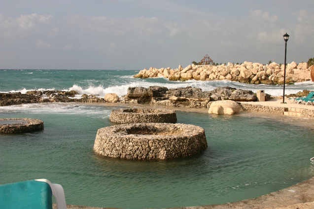 IMG_5673.JPG - Salt Water Pool built into the rocks