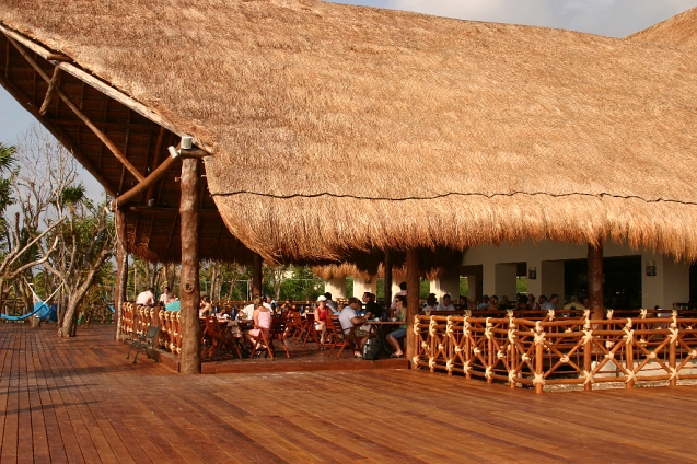 IMG_5683.JPG - Up close view of beach dining